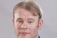 Ông Fiachra Mac Cana.