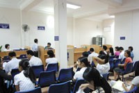 Dường như cam kết trong cải thiện thủ tục hành chính chưa đến được với doanh nghiệp.