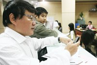 Muốn có được thông tin về đầu tư vàng, NĐT phải chấp nhận mức phí không hề dễ chịu.