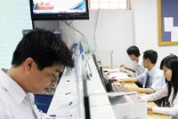 Theo quy định, CTCK phải có trách nhiệm mua cổ phiếu lẻ nếu NĐT muốn bán.