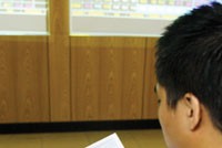 Nhà đầu tư cần phân tích kỹ càng các thông tin thu nhận được trước khi ra quyết định đầu tư.