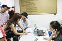 Không ít nhà đầu tư còn mơ hồ, thậm chí không nắm được thông tin cơ bản về cổ phần mình đã mua.