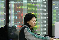 Sóng chứng khoán về đâu?