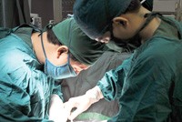 Công ty bảo hiểm, khách hàng và bệnh viện phải cùng phối hợp để giải quyết vấn đề trục lợi bảo hiểm.