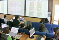 Cập nhật lợi nhuận doanh nghiệp quý IV/2009 cho kết quả P/E 2009 của cả hai sàn cuối tháng 1 là 12,5 lần -  mức khá hấp dẫn.