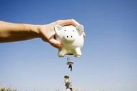 Hoạt động không thực sự thuyết phục, nhưng nhà quản lý vẫn hưởng phí bình thường là lý do khiến thị trường không mặn mà với chứng chỉ quỹ (Ảnh minh hoa: whatinvestment)