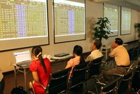 Lượng cung cổ phiếu và dòng tiền vào thị trường sẽ khó khăn là 2 trong 4 nguyên nhân chính tác động tiêu cực tới TTCK trong những tháng cuối năm - Ảnh minh họa: Hoài Nam