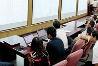 Sau "phép thử" của Thông tư 13, thị trường lại phải đối mặt với một số khó khăn nữa như CPI, lãi suất... (Ảnh minh họa: Hoài Nam)