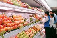 Ngành bán lẻ có thẻ chịu rủi ro cao khi lãi suất tăng - Ảnh: Hoài Nam