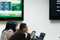 Hơn 60 CTCK chưa công khai thông tin