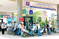 Chỉ tính riêng năm 2009, sau 9 lần tăng giá, Petrolimex lãi tới 2.660 tỷ đồng