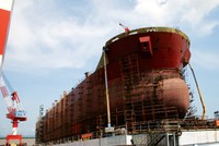 Tập đoàn Công nghiệp tàu thủy Việt Nam (Vinashin) đang trong cuộc “đại phẫu”