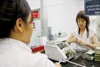 Sáp nhập, hợp nhất các ngân hàng là 
một trong những  cách để toàn hệ thống mạnh hơn