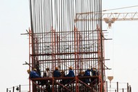 Giá thép cuốn theo chiều thế giới