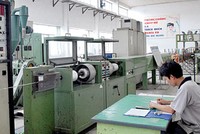 Chống đỡ suy thoái, cần củng cố “sân nhà”