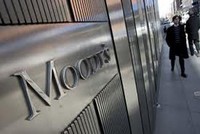 Moody’s hạ xếp hạng tín dụng ngân hàng lớn của châu Âu