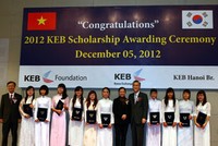 KEB trao 100 suất học bổng cho sinh viên Việt Nam