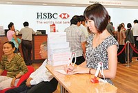 Ngân hàng ngoại và chiến lược “địa phương hóa”