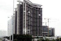 Dự án Kenton xây xong phần thô đã lâu, có diện tích căn hộ rất lớn nên khó bán.