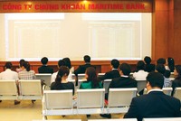  Ghế nóng ở CTCK