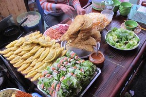5 món ăn nhất định phải thử ở chợ đêm phố cổ Hà Nội