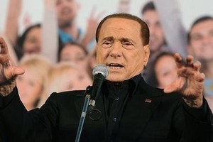 Cựu Thủ tướng Berlusconi tuyên bố Italy không được rời khỏi Eurozone