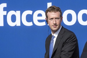 Ông chủ Facebook hứng thú với tiền ảo