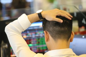 Những câu hỏi lạ trong ngày giao dịch thật lạ