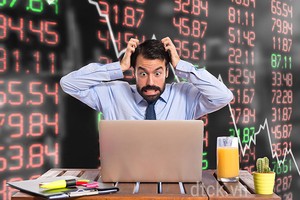 TNA và VRC giảm sàn có gì lạ?
