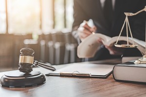 Hàng loạt công ty chứng khoán, cá nhân bị xử phạt, có cả lý do thao túng giá cổ phiếu