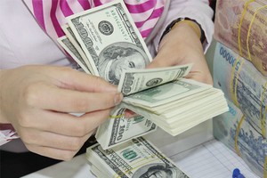 Tặng 6.000 phần quà cho khách hàng nhận tiền kiều hối