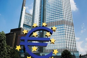 Lỗi mô hình, châu Âu “bất lực” với giảm phát