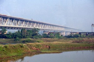 Hơn 310 tỷ đồng sửa chữa triệt để mặt cầu Thăng Long, TP. Hà Nội