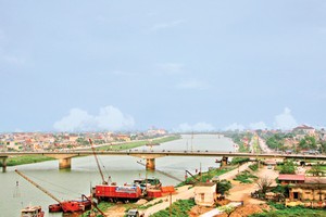 Thành phố đôi bờ trà lý