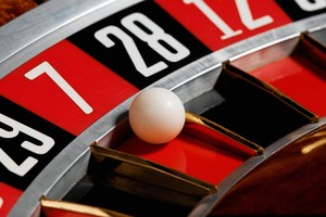 Có nên cho người Việt vào Casino chơi?