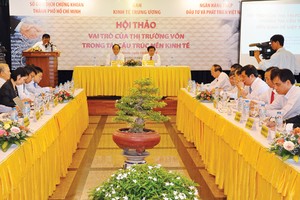 Trước tiên, phải giữ vững và thúc đẩy sự ổn định của kinh tế vĩ mô