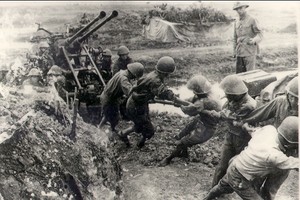 Trận đánh mở đầu và bản tình ca Điện Biên