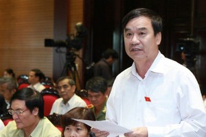 Công nghiệp chưa qua giai đoạn “may, dán”