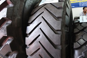 Mặc dù giá cao su thiên nhiên giảm, song các nhà sản xuất lốp vẫn khá thận trọng với kế hoạch lợi nhuận năm nay  