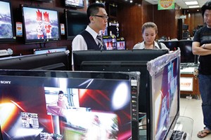 Nhiều đợt khuyến mại, giảm giá tivi, đầu thu HD được tung ra nhân dịp World Cup