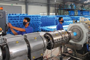 Hàng loạt DN gặp khó khăn khi bị truy thu thuế
