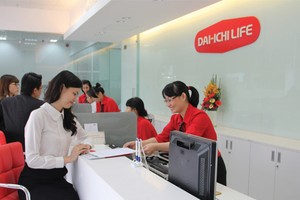 Đầu năm nay, CEO Dai-ichi Life Nhật Bản đã sang Việt Nam động viên những nhân viên xuất sắc