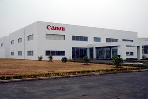 Ngày càng nhiều nhà đầu tư nước ngoài muốn đầu tư vào Việt Nam. Trong ảnh: Nhà máy của Canon Việt Nam (Khu công nghiệp Thăng Long - Hà Nội). Ảnh: Đức Thanh.