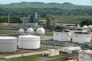 Dự án lọc hóa dầu Dung Quất sau hàng chục năm tìm đối tác, cuối cùng phải chuyển về hình thức Việt Nam tự đầu tư        