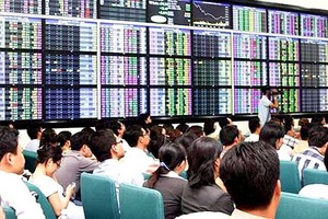 Chưa thấy “con đường” cho niêm yết song song