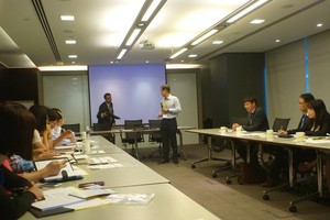 Các diễn giả trình bày tại Hội thảo “Triển khai Hiệp ước Vốn Basel II - những bài học từ thực tiễn cho ngân hàng Việt Nam” 