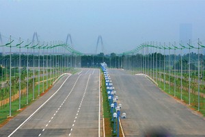 Bất động sản hai bên cầu Nhật Tân đã tăng giá 20% so với cuối quý I/2014