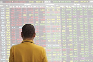 Chứng khoán và bài toán thay thế kênh tín dụng ngân hàng