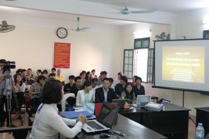 Phiên tòa sơ thẩm sáng 26/9 đã bị hoãn do vắng Hội thẩm Nhân dân