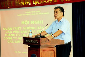 Ông Nguyễn Thành Phương - Chủ tịch HĐQT Vinaconex vừa xin Đại hội đồng cổ đông giảm doanh thu công ty mẹ năm 2014. Ảnh: Vinaconex